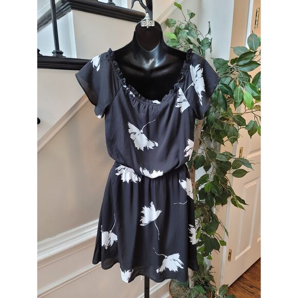 Maurices Dress Womens XS Black White Floral Print Short Sleeve Casual V-Neck - Picture 8 of 14